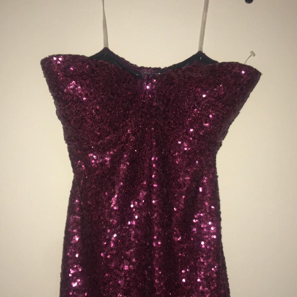Dress - Picture 2 of 4